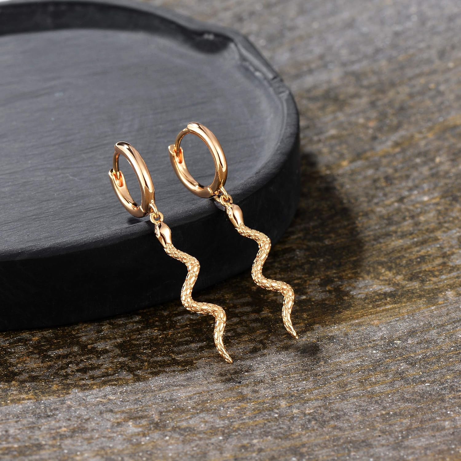 Gold Heart Hoop Earrings Huggie Earrings for Women 14K Gold Plated Small Hoops Earrings