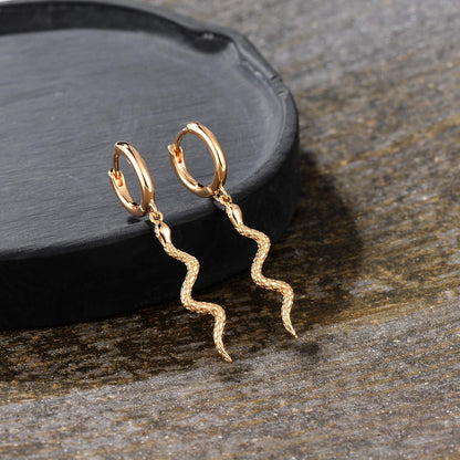 Gold Heart Hoop Earrings Huggie Earrings for Women 14K Gold Plated Small Hoops Earrings