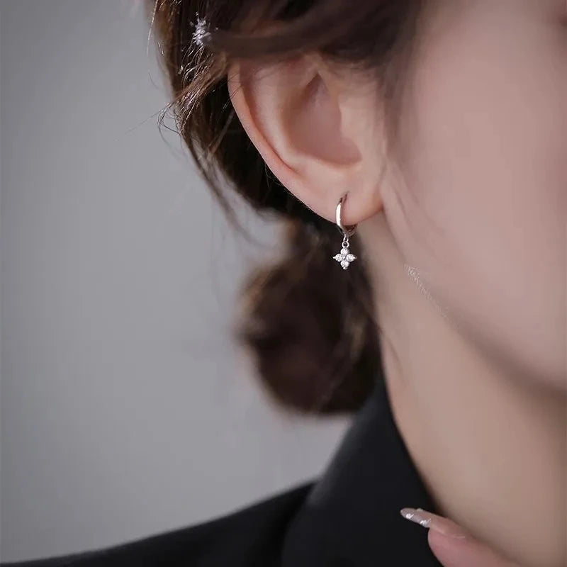 925 Silver Needle Zircon Four Leaf Hoop Earrings for Women Girls Fashion Huggies Party Wedding Jewelry Gift